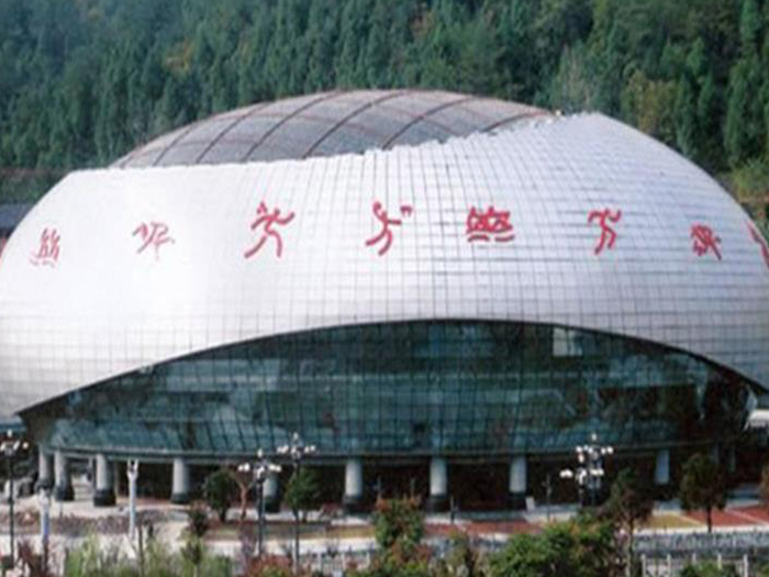 洛陽體育中心球形網架加工安裝